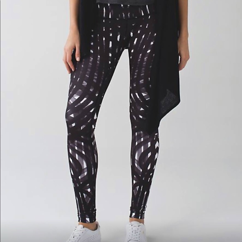 Lululemon Wunder Under Pant III, size 10.